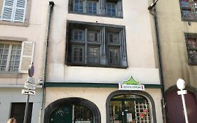 3 chambres en lit double, 6 personnes, dans appartement entièrement rénové, 70 m2 , WIFI,Climatisation, très calme , tout équipé,lit bébé